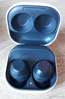 Predám bezdrôtové slúchadlá Samsung Galaxy Buds FE SM-R400N - 4