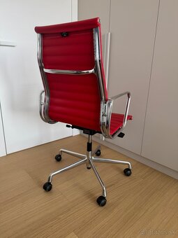 Kancelarska stolicka Vitra Aluminium EA 119 - cervena - 4