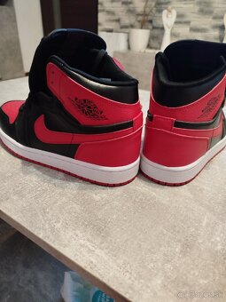 Nike Air Jordan 1 Retro OG Bred (2016), EU 44 - 4