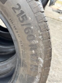 215/60R17 - 4