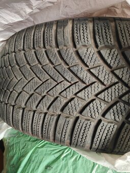 predám 4ks zimné pneumatiky  zn. BRIDGESTONE - 4