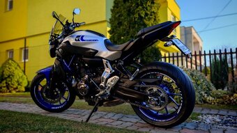 Yamaha MT 07 - 4