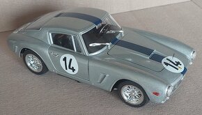 Ferrari 250 GT Berlinette 61 - 1:18 - 4