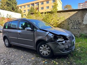 Volkswagen Touran 2.0 - 4