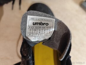 Predám halovky Umbro veľ.40 - 4