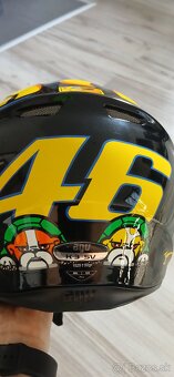 Prilba AGV a SHARK - 4