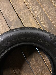 215/60R16 - 4