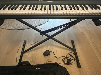 Keyboard yamaha EZ 200 - 4