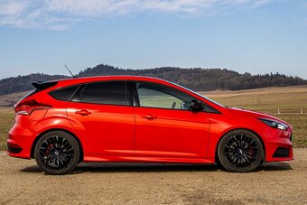 Ford Focus 2.0 EcoBoost ST R - 4