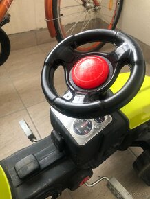 Traktor s prívesným vozíkom - 4