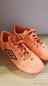 Adidas členkove botasky  - 38 ,Umbro kopačky  3.5 - 4