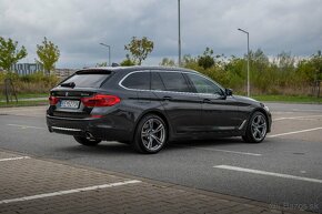 BMW Rad 5 Touring 530d xDrive A/T adaptiv led panorama ACC - 4