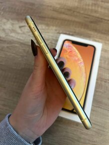 iPhone XR 64 GB Yellow - 4