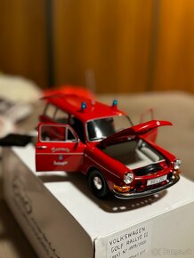 Volkswagen 1600 L Variant 1972 Feuerwehr 1:18 - 4