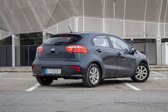 Kia Rio - 4