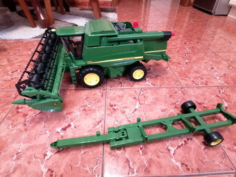 Predám Bruder Kombajn John Deere - 4