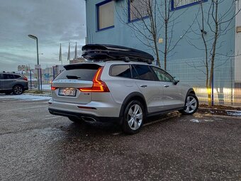 Volvo V60 Cross Country B4 145kW AT8 AWD Pro, v záruke - 4