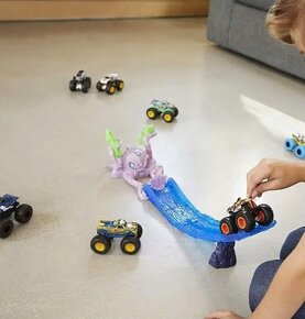 Hot wheels dráha chobotnica na Monster truck autíčka - 4