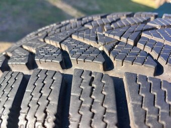 205/60 r16 zimne pneumatiky - 4