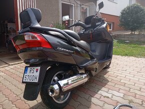 Suzuki Burgman 400 rok 2004 - 4