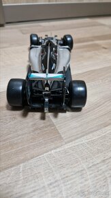 
BBurago 1:18 Race F1 Mercedes AMG Petronas W07 hybrid 2016 - 4