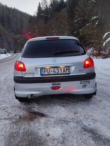 Peugeot 206 1.1 44kw 2004 5-dverový hatchback - 4