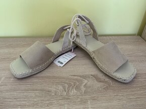 Bledé šnurovacie espadrilky - 4