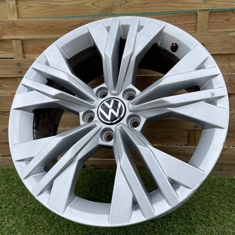 17" Hliníkové disky VW passat B8 Alltrack / Arteon - 4