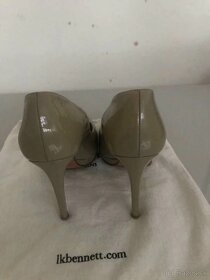 L.k. Bennett grey Pumps č.39 lacquered leather - 4