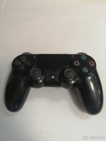 PLAYSTATION 4 - 4