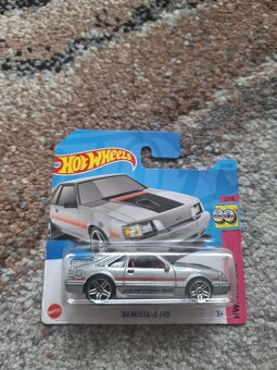 Hot wheels mix autíčok 1. - 4