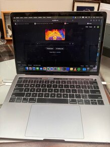 MacBook Pro 13 2017 3.1 gHz 256 GB - 4