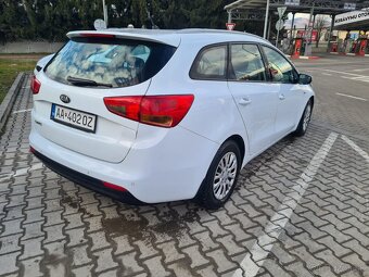 Kia Ceed SW combi 1.6 benzin rok 2013 - 4