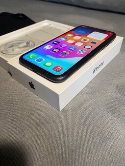 Iphone 11 64gb black, výborný stav - 4