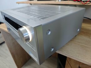 Onkyo TX-NR747 na opravu - 4