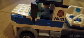 Lego policajné auto - 4