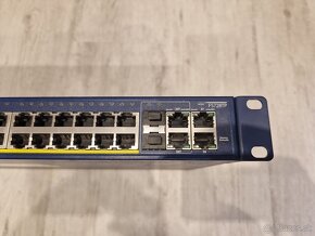 Switch Netgear FS728TPv2 24+4 port s POE - 4