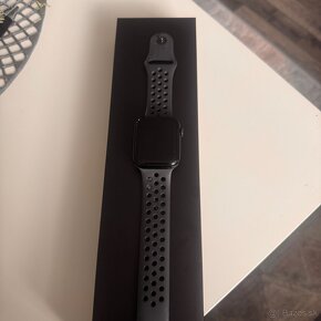 Apple Watch 7 45mm nike - 4