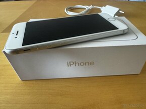 Apple iPhone 8, Silver, 64GB - 4