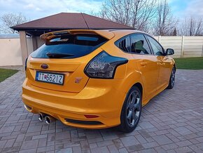 Ford Focus ST 2.0 EcoBoost SCTi ST R - 4