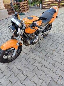 Honda Hornet - 4