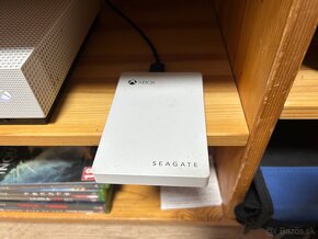 Xbox One S - 4