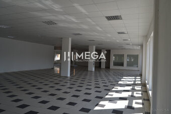 PRENÁJOM-Obchodný priestor v centre mesta Humenné-420m2 - 4