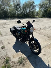 Kawasaki GT550 - 4