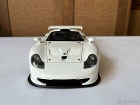 1:18 autoart porsche gt1 - 4