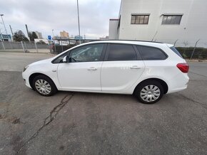 Opel Astra J Sports Tourer - 4