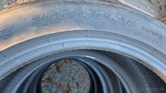 255/45R19 - 4