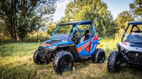 POLARIS RZR 200 EFI 2023 modrá a biela - 4