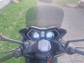 Skuter Yamaha X-Max 125 - 4