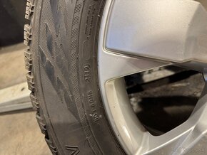 Nokian hakkapeliitta 235/55R18 - 4